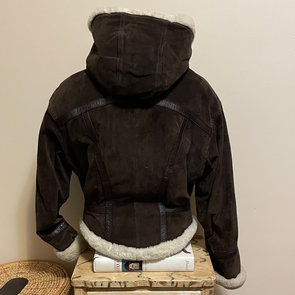 Vintage Leather Bomber Jacket - Picture 4 of 10